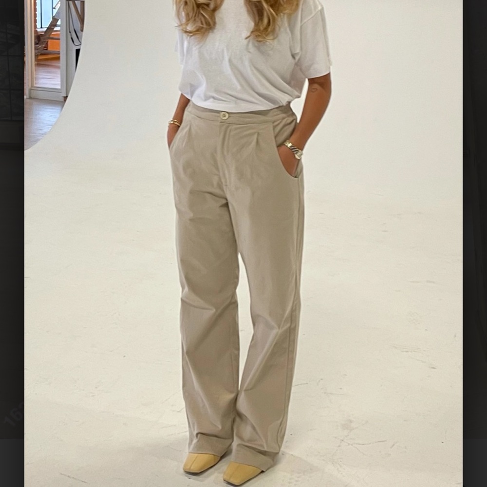 Djerf Avenue Cotton On The Go Pants Sand